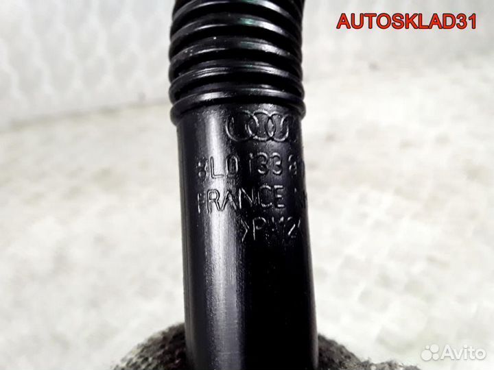 Патрубок воздушного фильтра VW Golf 4 8L0133817A