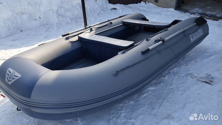 Лодка Флагман 350