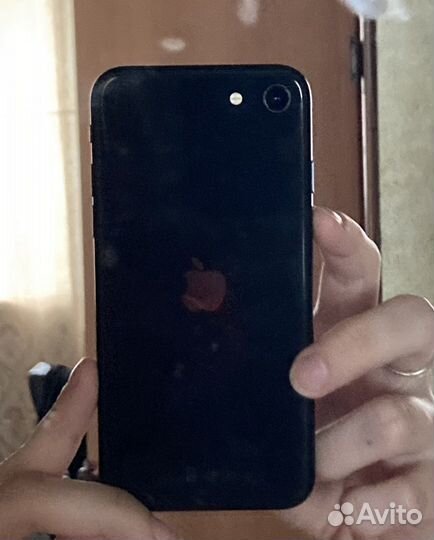 Телефон iPhone se 2020