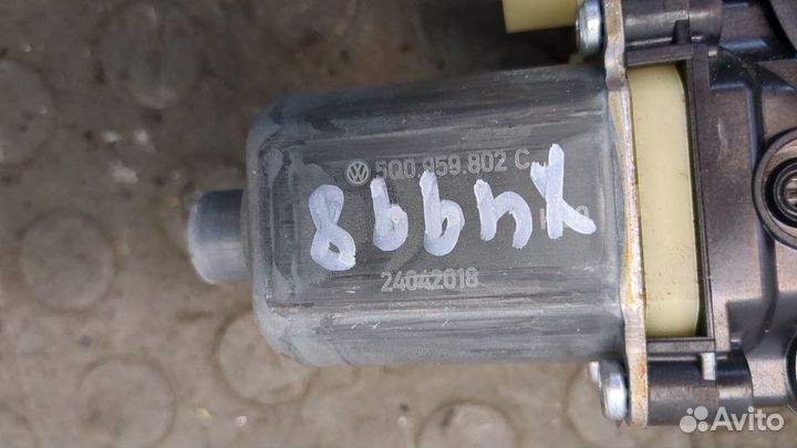 Стеклоподъемник электрический Volkswagen Tiguan, 2018