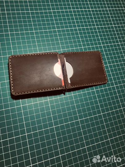 Зажим для денег из кожи