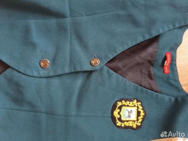 Жилетка школьная зеленая для девочки 140-146р