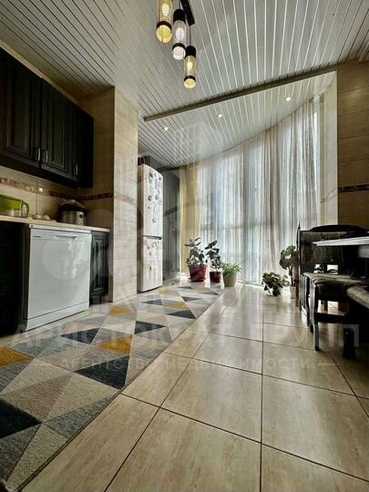 2-к. квартира, 65 м², 3/8 эт.