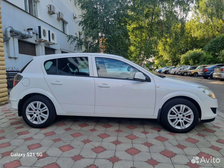 Opel Astra, 2013