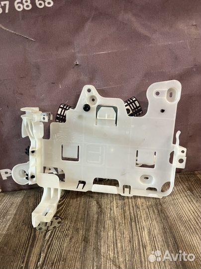 Bmw 5G30 Держатель BDC