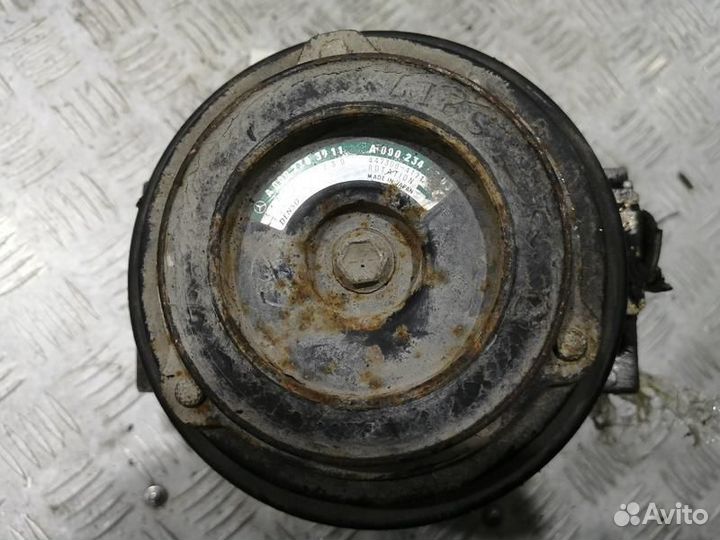 Компрессор кондиционера Mercedes Benz ML W163