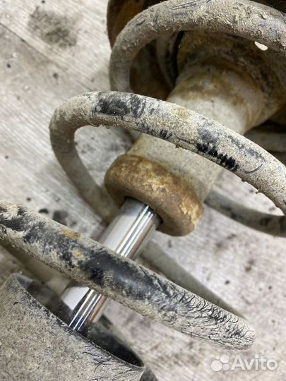 Амортизатор передний левый Opel Astra