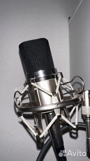 Студийный микрофон neumann tlm102 Black