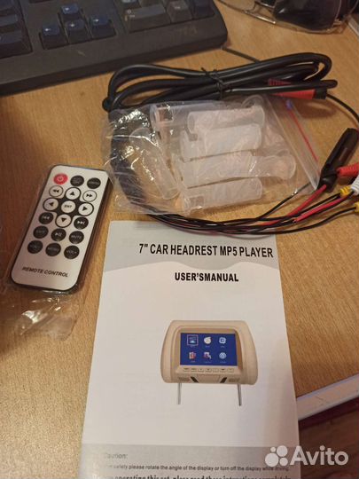 Один подголовник с монитором MP-5 плеером USB