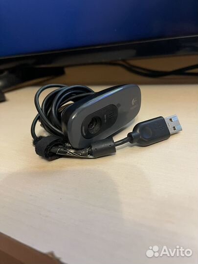Веб камера Logitech c270