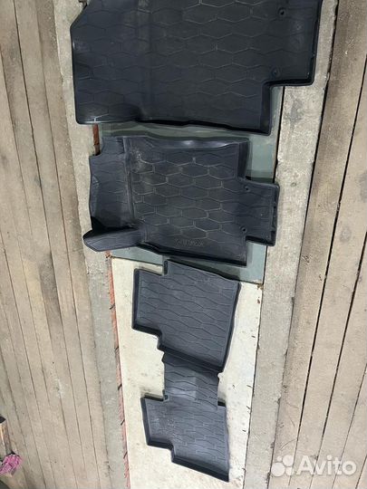 Коврики резиновые в Nissan X-Trail