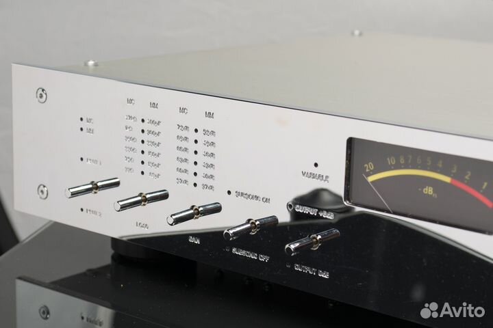 Burmester 100 Phono Preamp фонокорректор