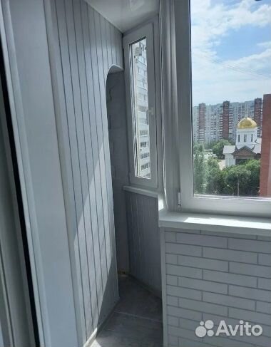 Остекление и отделка балкона, шкафы