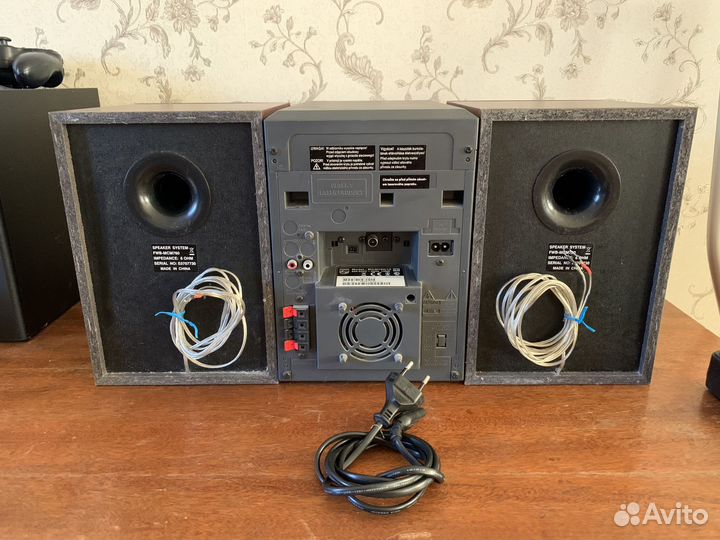 Музыкальный центр philips MCM760