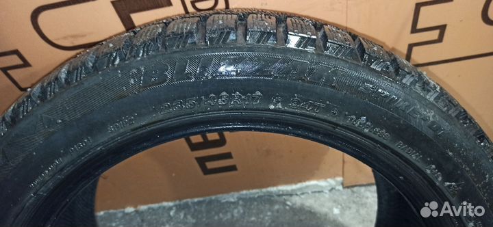 Bridgestone Blizzak Spike-01 245/45 R17