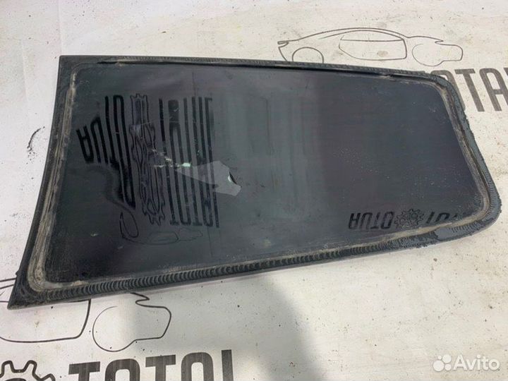 Стекло в крыло правое Renault Clio хэтбек 2001
