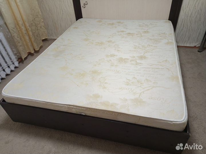 Кровать с матрасом бу