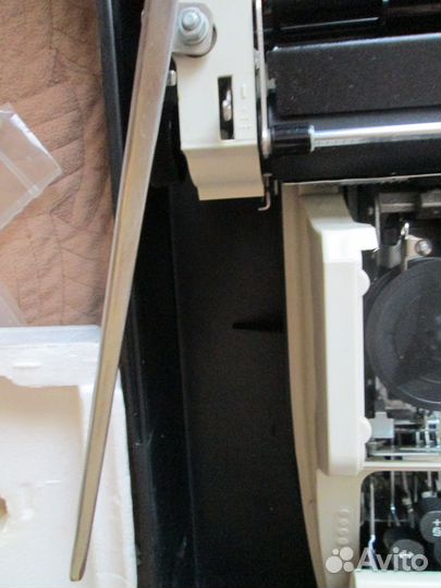 Машинка пишущая портативная механическая 