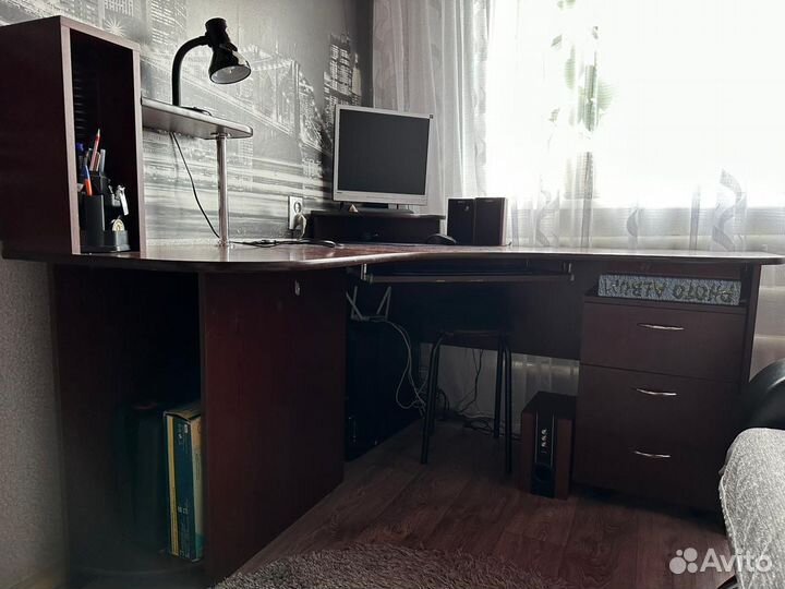 Компьютерный стол