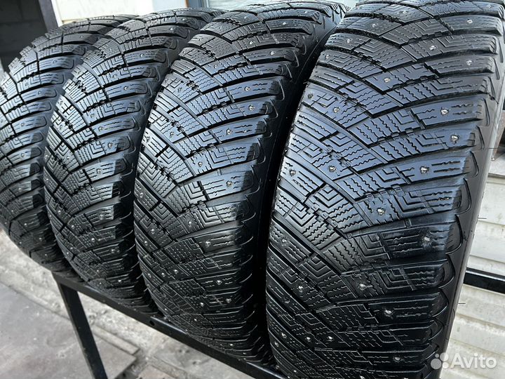 Goodyear UltraGrip Ice Arctic SUV 225/65 R17 102T