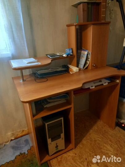 Компьютерный стол