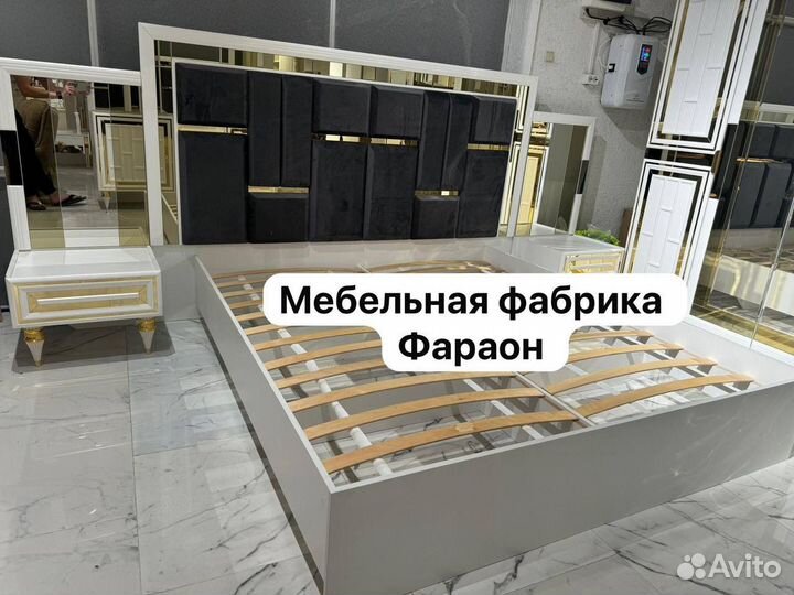 Спальный гарнитур