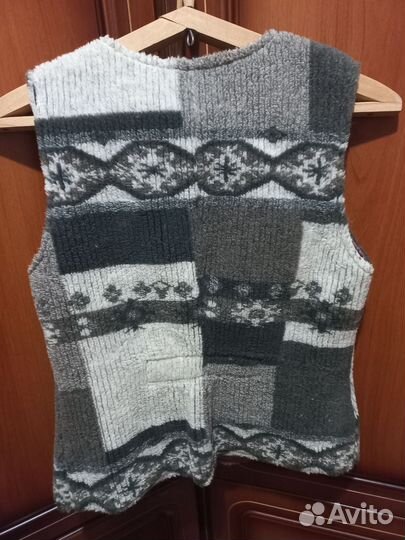 Жилетка женская теплая