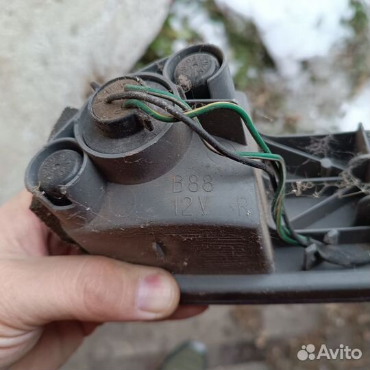 Фонарь задний Nissan Cube Z11 2004 правый (б/у)