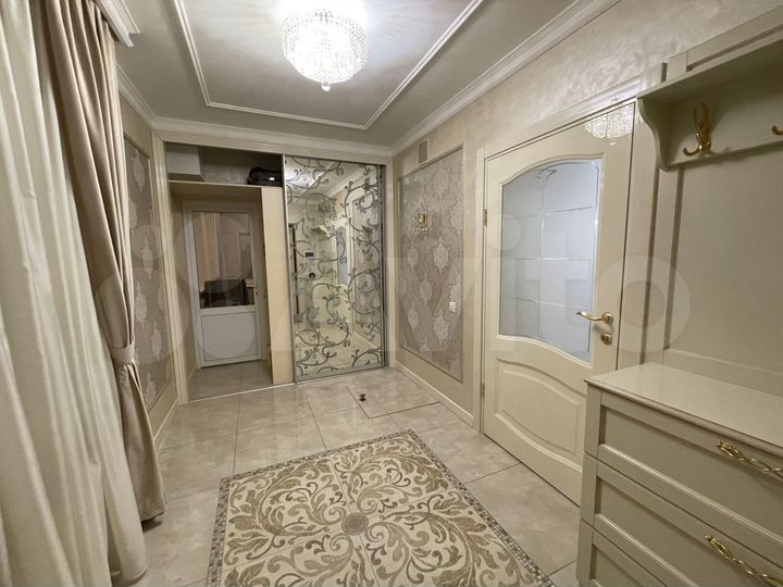 Дом 203,8 м² на участке 8,6 сот.