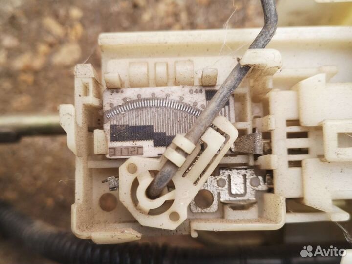 Датчик уровня топлива Toyota Probox дизель 1,4