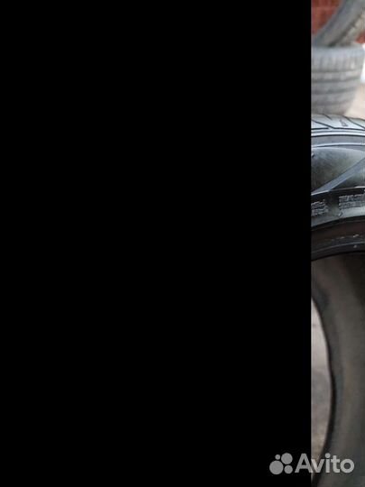 Kumho Majesty 9 Solus TA91 235/45 R17 97W