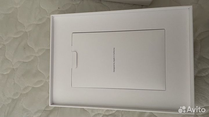 Коробка от iPad 8 поколения