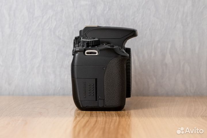 Зеркальный фотоаппарат Canon 650D body