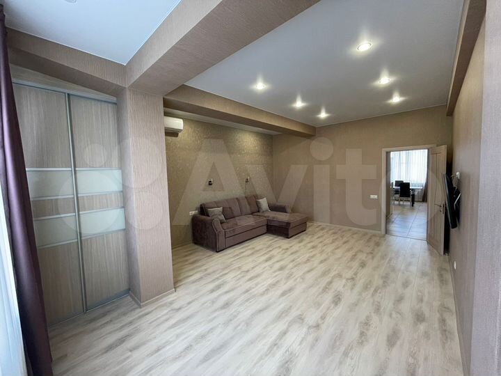 2-к. квартира, 85 м², 2/4 эт.