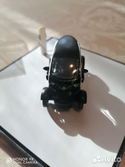 Коллекцыонная модель машины Renault