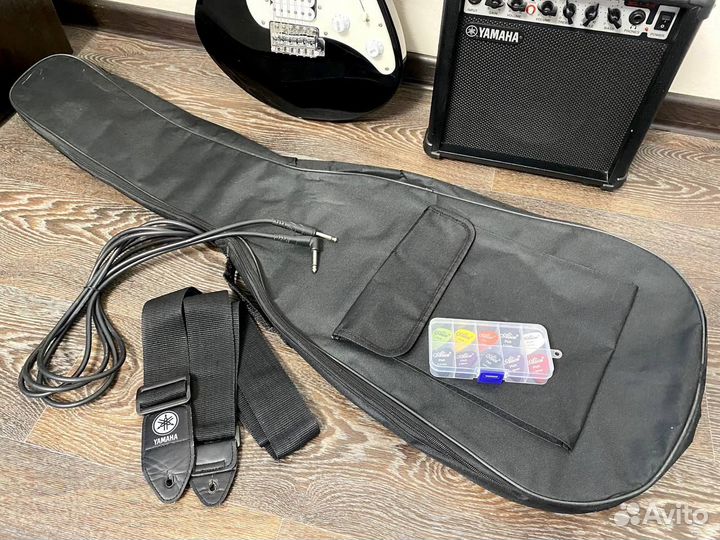 Электрогитара с комбиком Yamaha