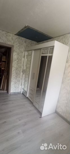 Шкаф-купе трехстворчатый белый