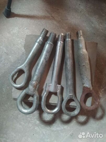 Буксировочный крюк