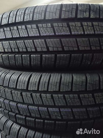 Hankook Vantra ST AS2 RA30 225/70 R15C 112S