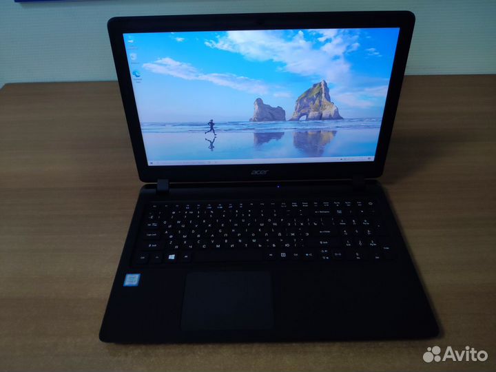 Ноутбук Acer / core i3 / ssd / как новый