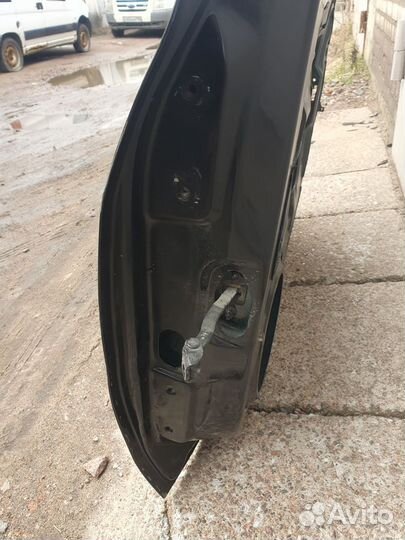 Дверь передняя правая Mazda Tribute I (2000—2004)