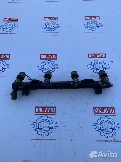 Топливная рампа с форсунками Volkswagen Golf 1.4