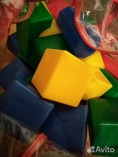 Кубики пластмассовые