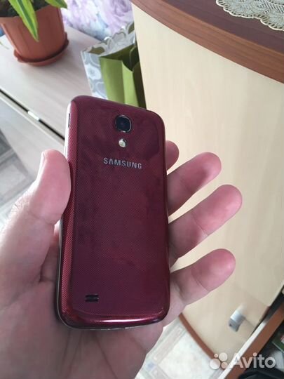 Телефон Samsung Galaxy S4 mini
