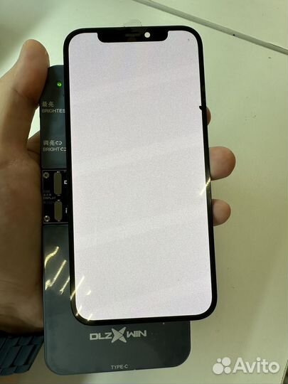 Дисплей iPhone 13