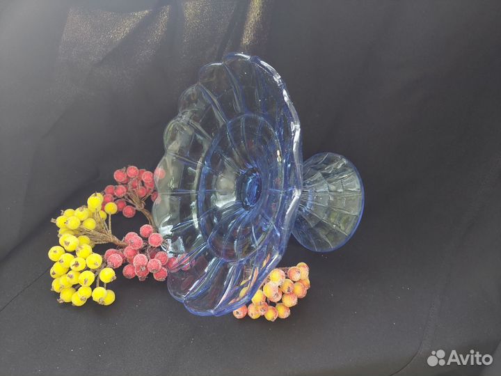 Ваза для фруктов на ножке цветное стекло СССР
