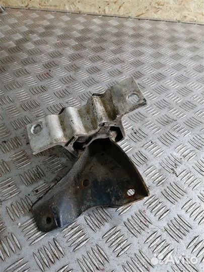 Опора двигателя передняя правая Renault Sandero