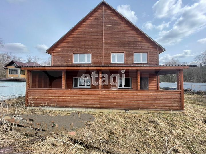 Дом 270,7 м² на участке 12 сот.