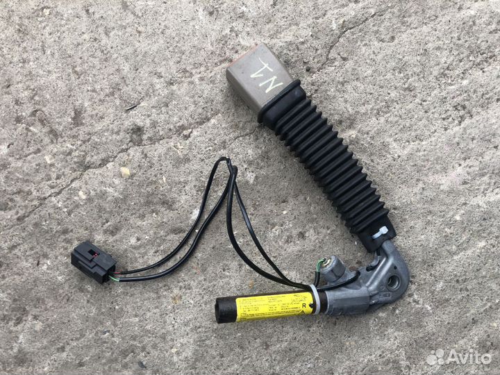 Преднатяжитель ремня безопасности правый jaguar s