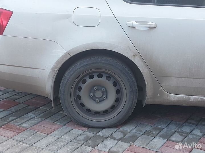 Диски штампованные оригинал и шины летние Skoda